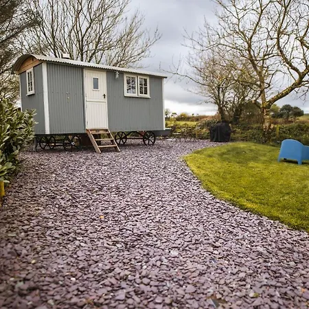 Luxury Shepherd'S Hut On Flower Farm With Outdoor Bath In Mid Cornwall Truro Exterior photo