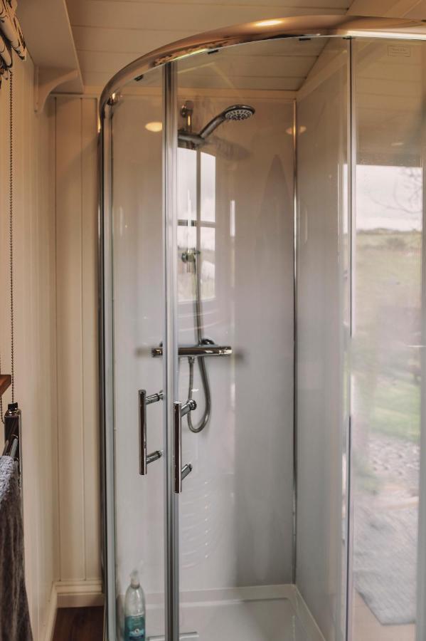Campingplatz Luxury Shepherd's Hut On Flower Farm With Outdoor Bath In Mid Cornwall